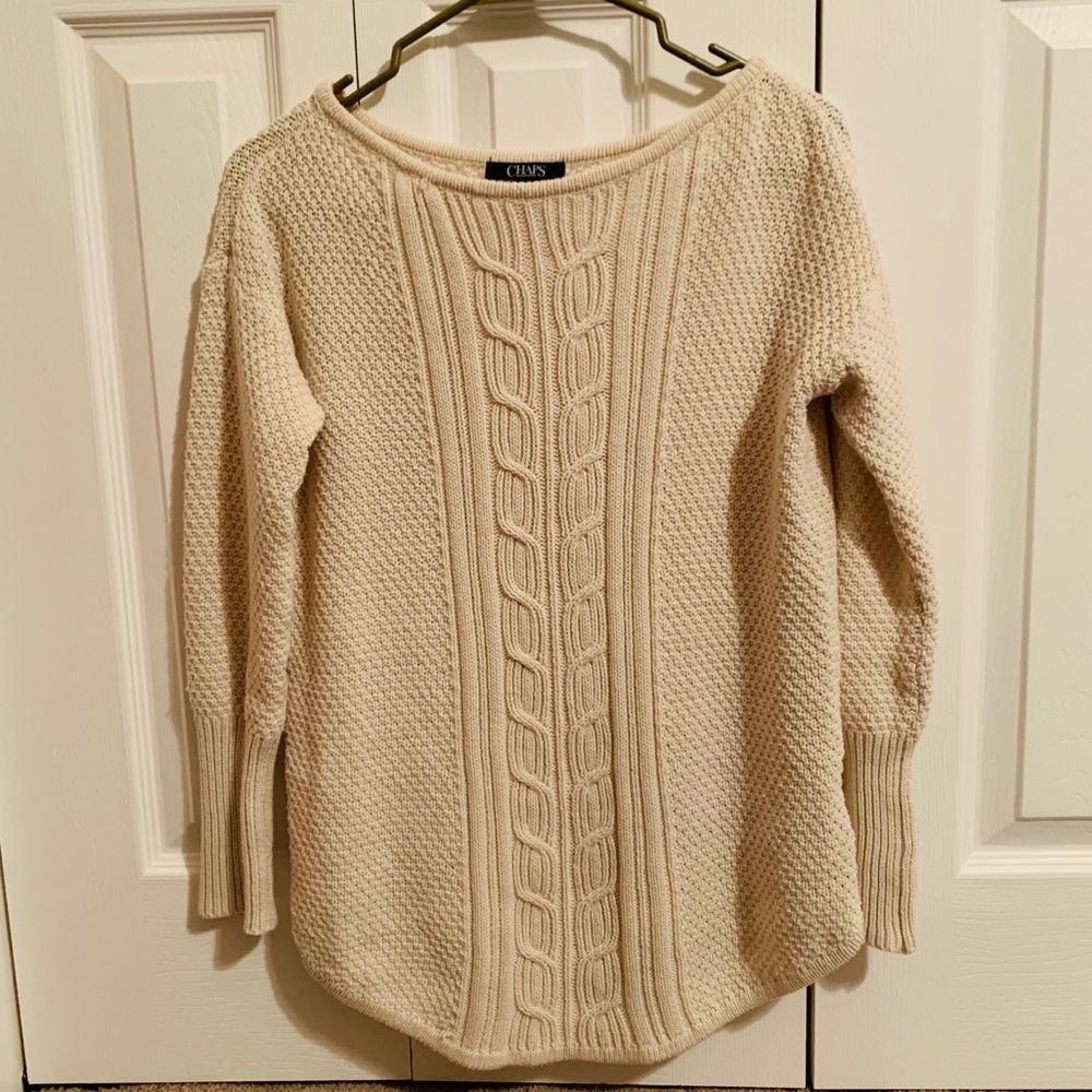 ✴️2/$20 3/$25  Chaps cable-knit boat neck sweater.